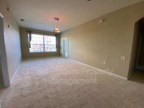 7990 Baymeadows Rd E in Jacksonville, FL - Building Photo - Building Photo