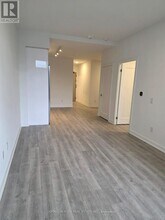 5105 Hurontario St in Mississauga, ON - Building Photo - Building Photo