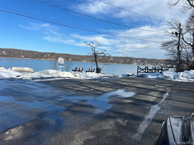 7 Cedar Ave in East Setauket, NY - Building Photo - Building Photo