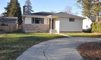 212 N 4th St in Cheney, WA - Building Photo