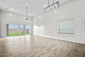 13757 Villa Vista Ave in Horizon City, TX - Building Photo - Building Photo