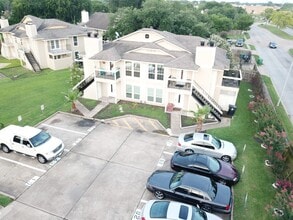 11515 Meadow Pines Ct in Stafford, TX - Foto de edificio - Building Photo