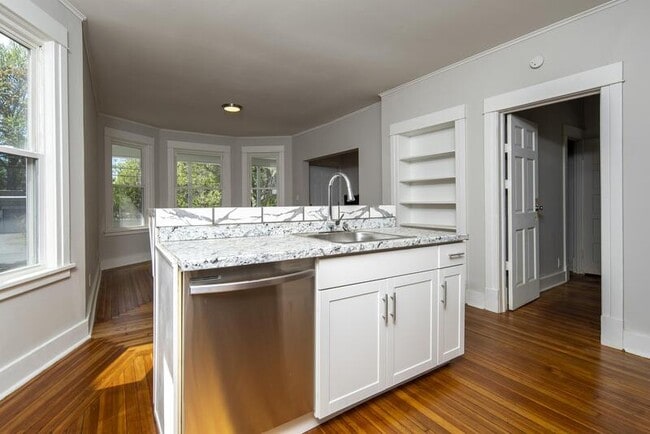 437 Hamilton St in Albany, NY - Building Photo - Building Photo