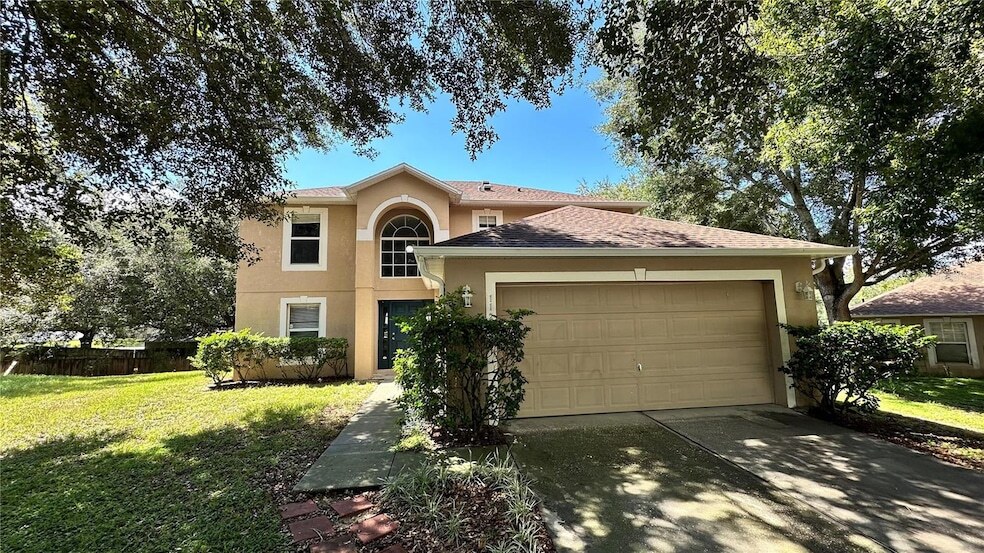 1126 Chateau Cir, Unit 1107 in Minneola, FL - Building Photo