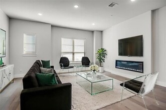 909 Heights Wy in Plano, TX - Building Photo - Building Photo