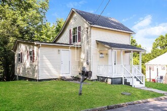 325 Jackson St in Reidsville, NC - Building Photo - Building Photo