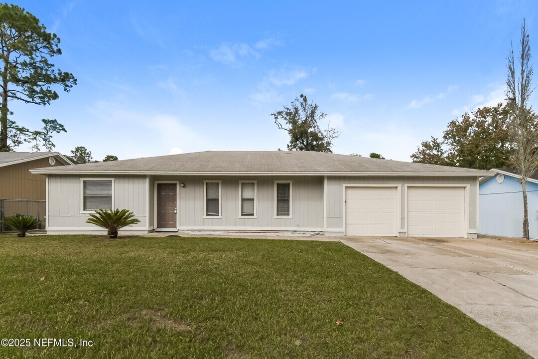 2932 Olson Ln N in Jacksonville, FL - Building Photo