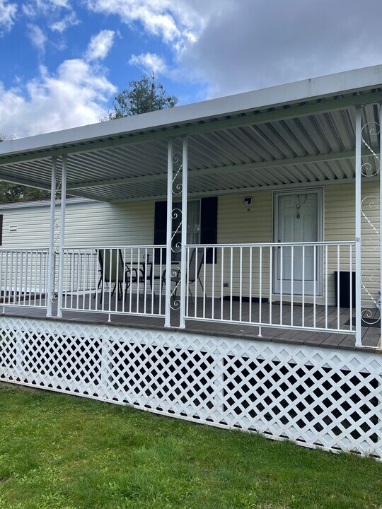 744 Stanaford Rd, Unit Traveling professional in Beckley, WV - Building Photo