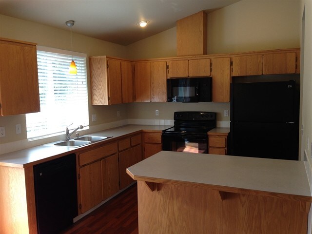 19716 14th Avenue Ct E in Spanaway, WA - Building Photo - Building Photo