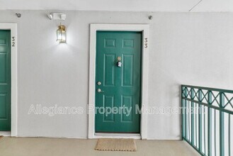 12024 Taliesin Pl in Reston, VA - Foto de edificio - Building Photo