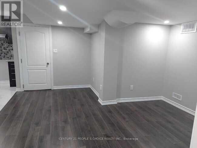 92 Yardley Cres in Brampton, ON - Building Photo - Building Photo