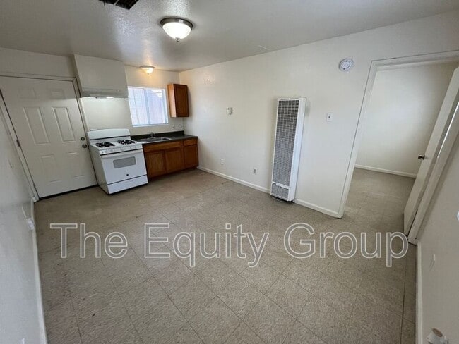 9318 Rd 236 in Terra Bella, CA - Building Photo - Building Photo