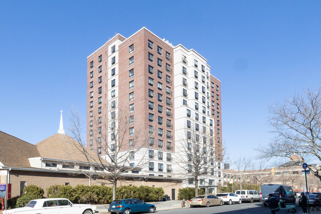 The Shelton in Brooklyn, NY - Building Photo