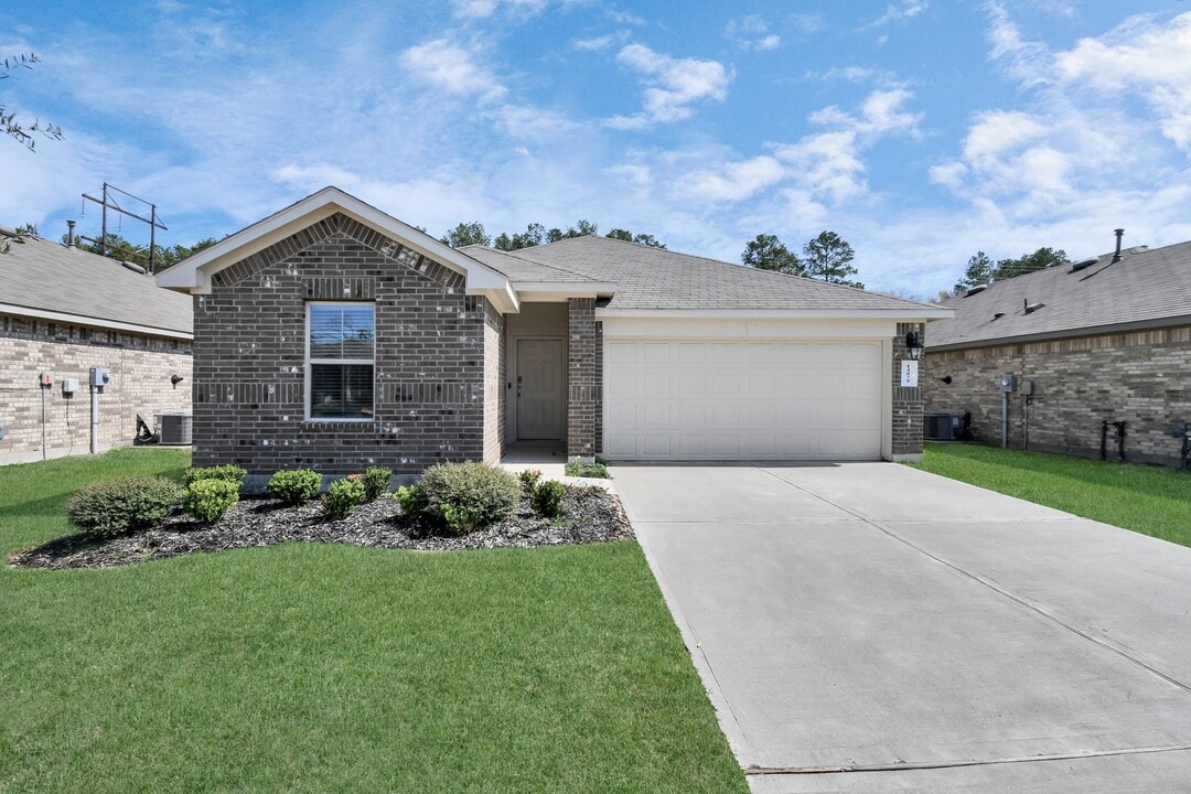 14222 W Rim Ln in Shenandoah, TX - Building Photo