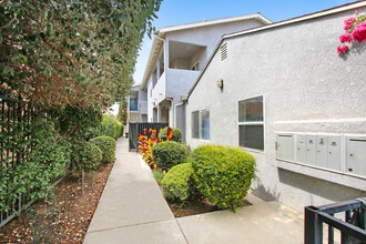 16744 Saticoy St in Van Nuys, CA - Building Photo - Building Photo