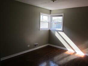 4550 Lilac Ave in Glenview, IL - Foto de edificio - Building Photo