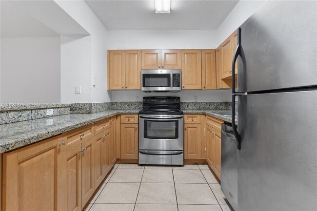 5102 NW 79th Ave in Doral, FL - Building Photo - Building Photo