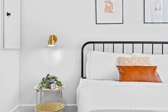 585 Queens Ave in London, ON - Building Photo - Building Photo