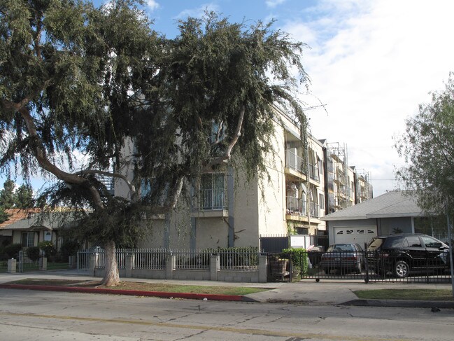 1766 Cherry Ave. in Long Beach, CA - Building Photo - Building Photo