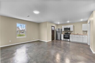 1300 W Mar-Elm St in Scott City, MO - Building Photo - Building Photo