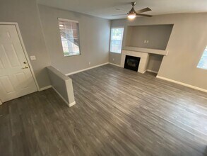 7716 Constanso Ave in Las Vegas, NV - Foto de edificio - Building Photo