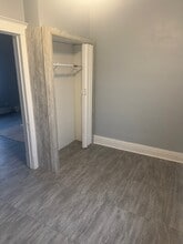 304 Arthur Ave in Hobart, IN - Foto de edificio - Building Photo