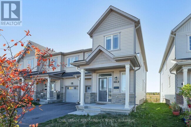 116 Main Halyard Ln in Ottawa, ON - Building Photo - Building Photo