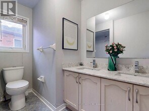 34 Guinevere Rd in Markham, ON - Building Photo - Building Photo