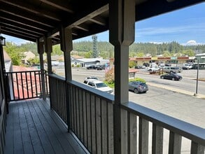 654 Maltman Dr in Grass Valley, CA - Building Photo - Building Photo