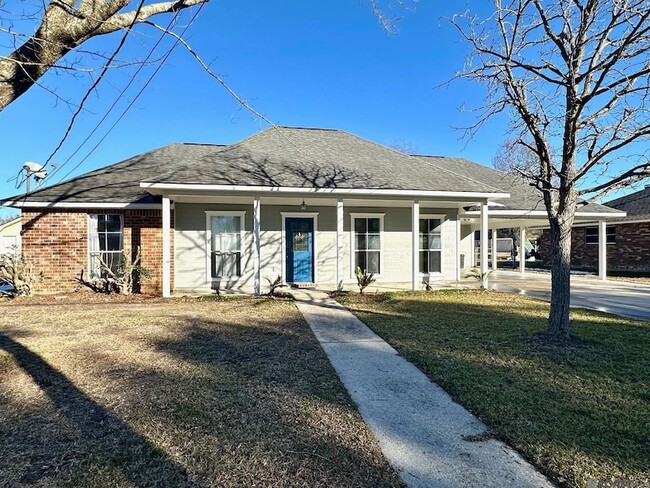 1428 S Vista Ave in Gonzales, LA - Building Photo - Building Photo