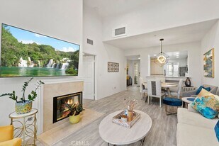 2243 Martin, Unit 415 in Irvine, CA - Building Photo