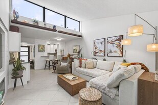 2532 Boundbrook Dr S in West Palm Beach, FL - Building Photo