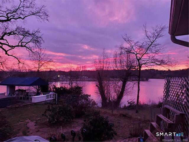 property at 887 Hanover Rd