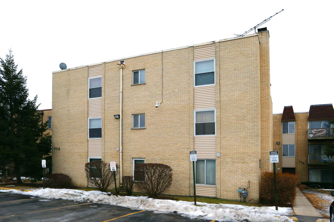 772 Piper Ln in Prospect Heights, IL - Building Photo