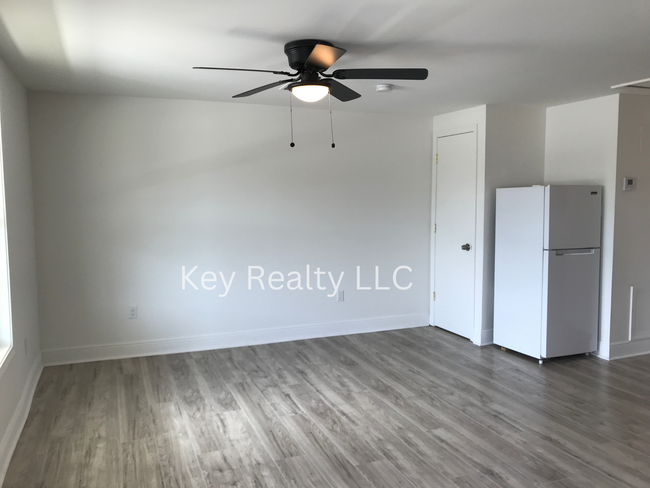8197 U. S. Hwy 71 in Lecompte, LA - Building Photo - Building Photo