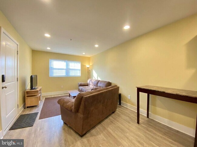 2214 N Camac St in Philadelphia, PA - Building Photo - Building Photo