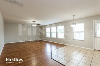 7807 Liberty Horse in Schertz, TX - Foto de edificio - Building Photo