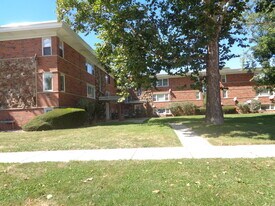 6834 W Lode Dr in Worth, IL - Building Photo