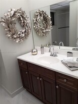 8415 SW 107th Ave in Miami, FL - Building Photo