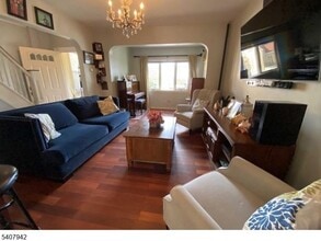 15 Hackensack St in East Rutherford, NJ - Building Photo - Building Photo