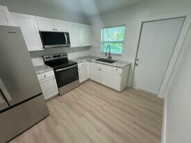 2133 Sibley Ave in Fort Pierce, FL - Building Photo