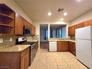 8367 S Charlton Valley Ct in Las Vegas, NV - Building Photo - Building Photo