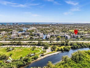 21 Royal Palm Way in Boca Raton, FL - Building Photo - Building Photo