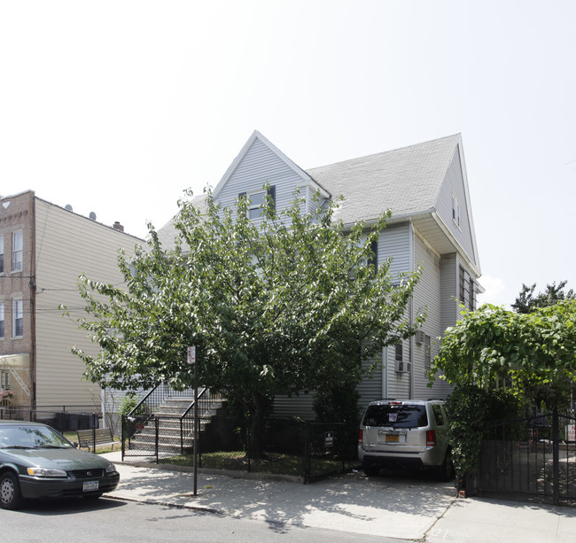38 Bay 35th St in Brooklyn, NY - Foto de edificio - Building Photo