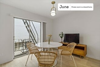 Private bedroom in 5 bed/3.5 bath Home in San Francisco, CA - Building Photo - Building Photo