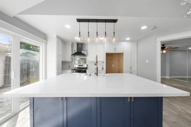 9327 Golden Sunshine Dr