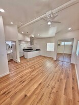 2390 Ivy Rd in Oceanside, CA - Building Photo