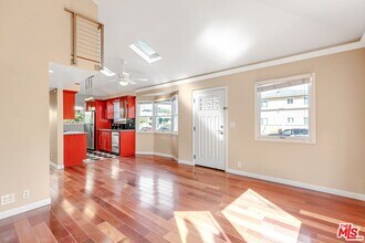 325 Vernon Ave in Los Angeles, CA - Building Photo - Building Photo