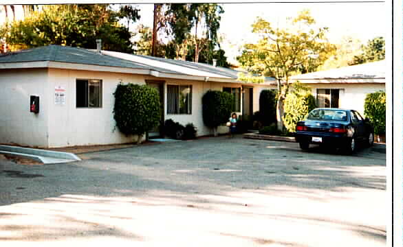 Gateway Apartments in Fallbrook, CA - Building Photo - Building Photo