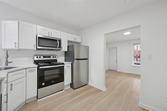 1452 N 56th St in Philadelphia, PA - Foto de edificio - Building Photo